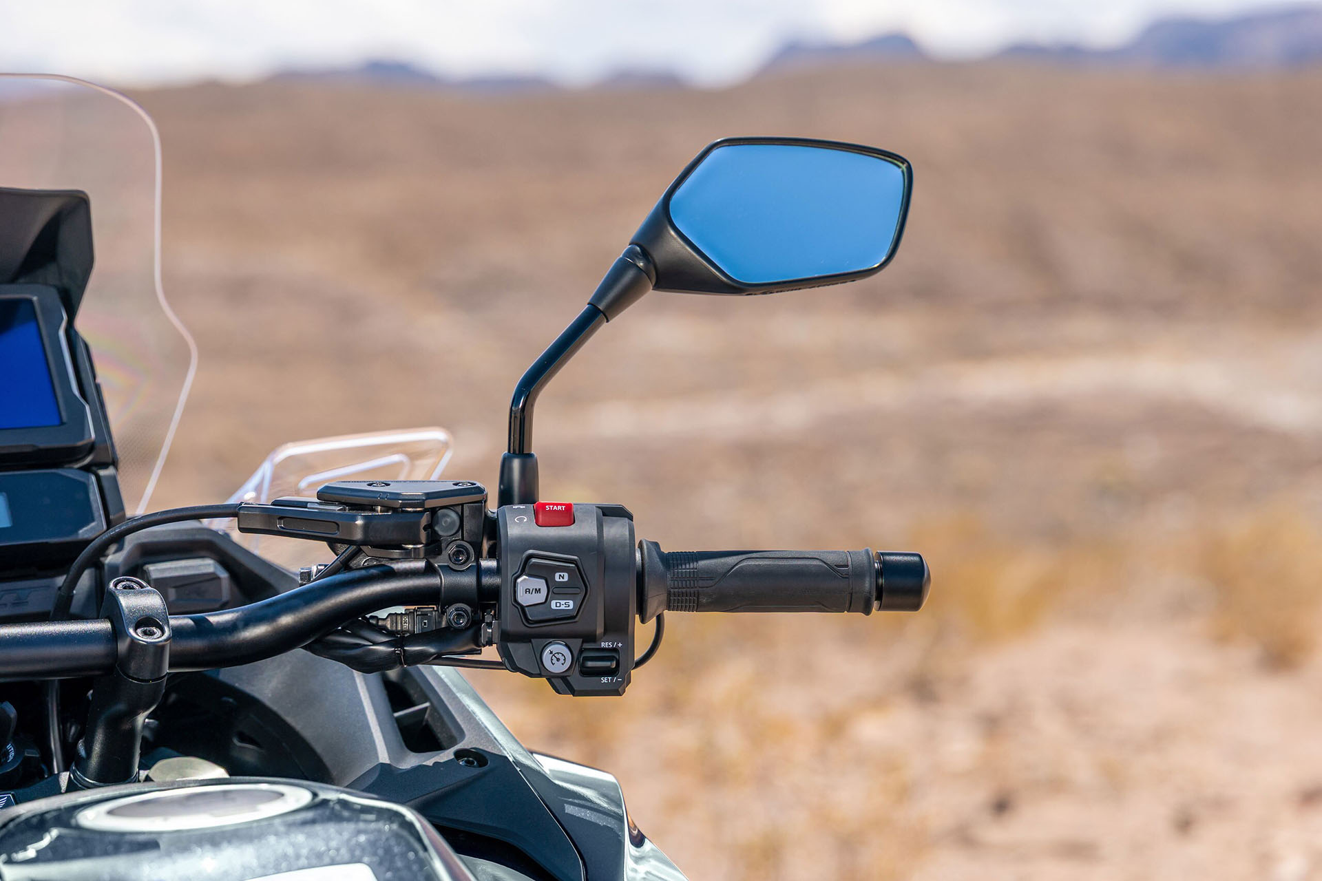 2026 Honda NT1100 DCT in Paducah, Kentucky - Photo 4