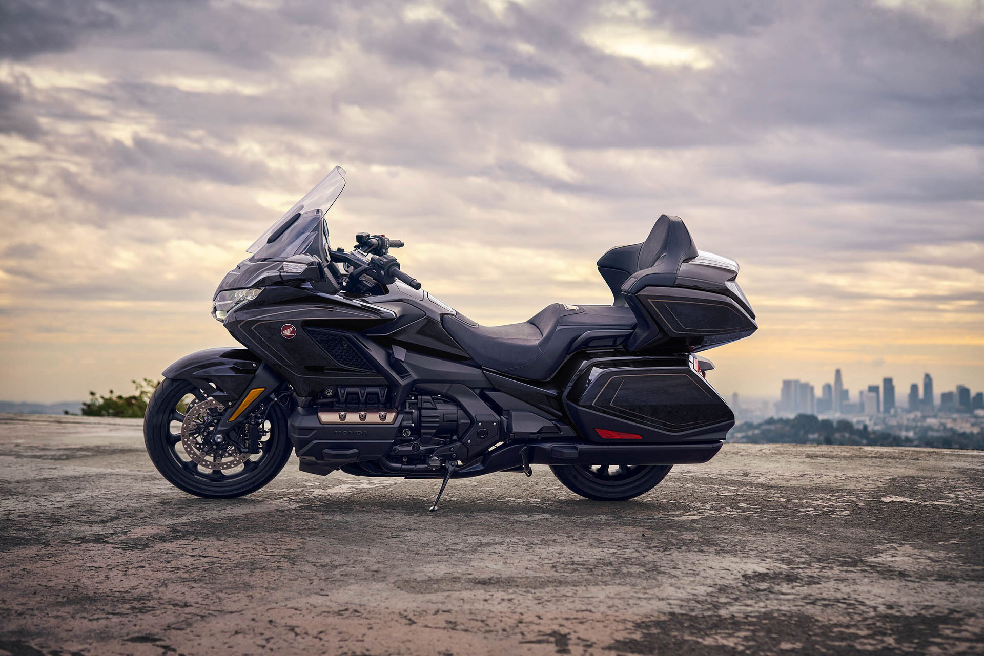 Compare Models: 2027 Honda Gold Wing Tour vs 2027 Honda Gold Wing