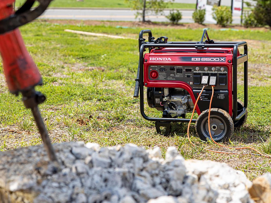 Honda Power Equipment EB6500 in Long Island City, New York - Photo 9