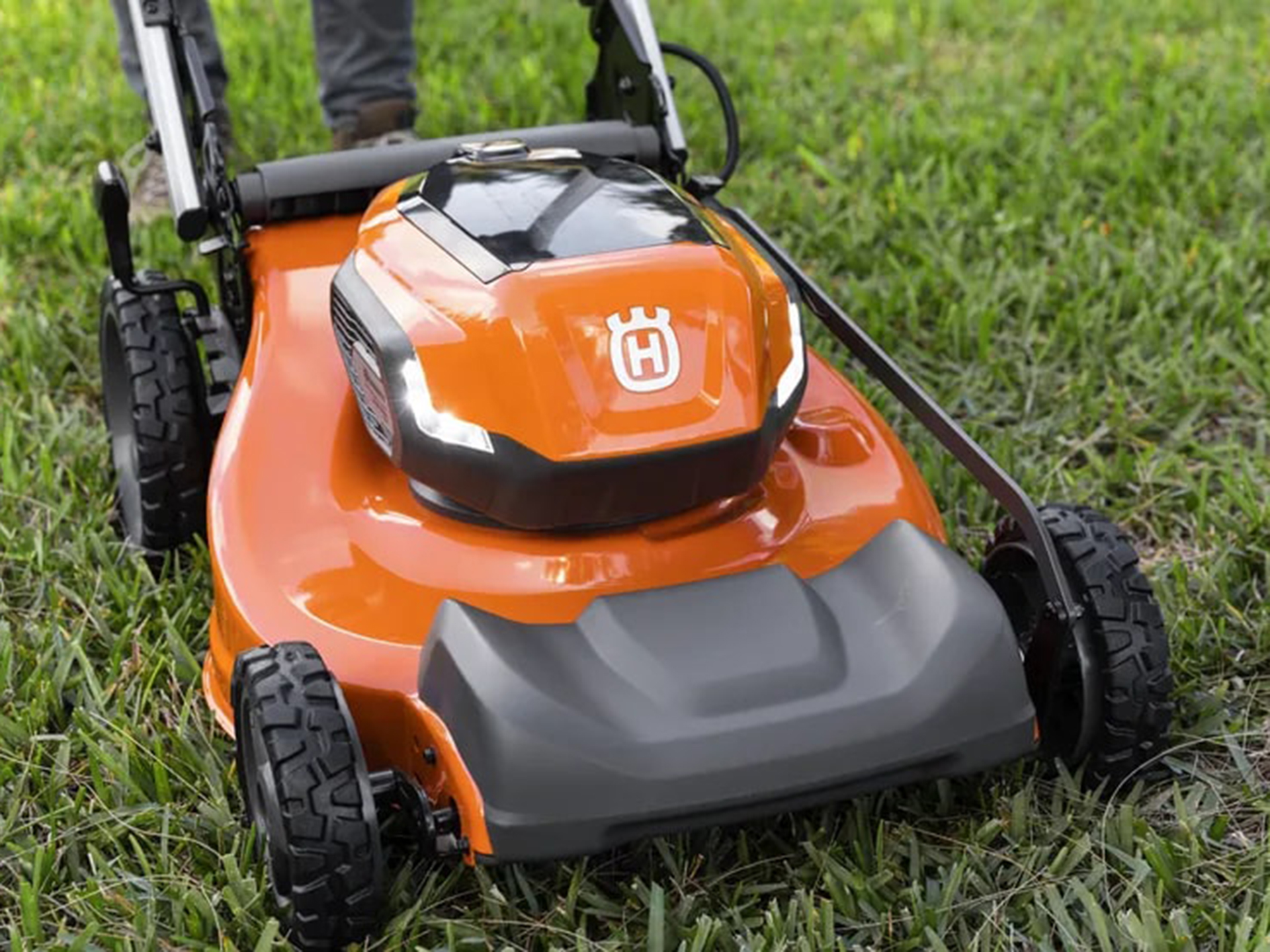 Husqvarna Power Equipment Lawn Xpert LE-322 21 in. Self-Propelled (tool only) in Saint Maries, Idaho - Photo 9