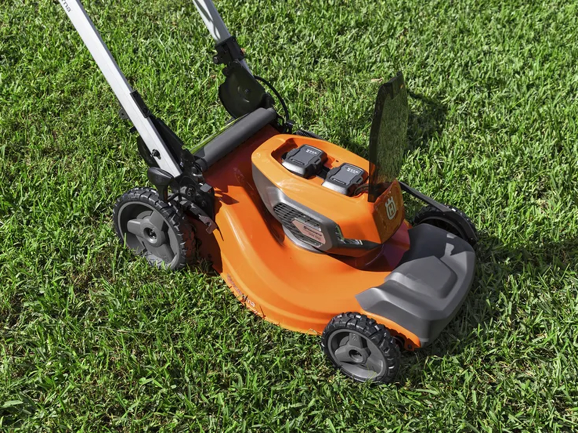 Husqvarna Power Equipment Lawn Xpert LE-322 21 in. Self-Propelled (battery and charger included) in Saint Maries, Idaho - Photo 7