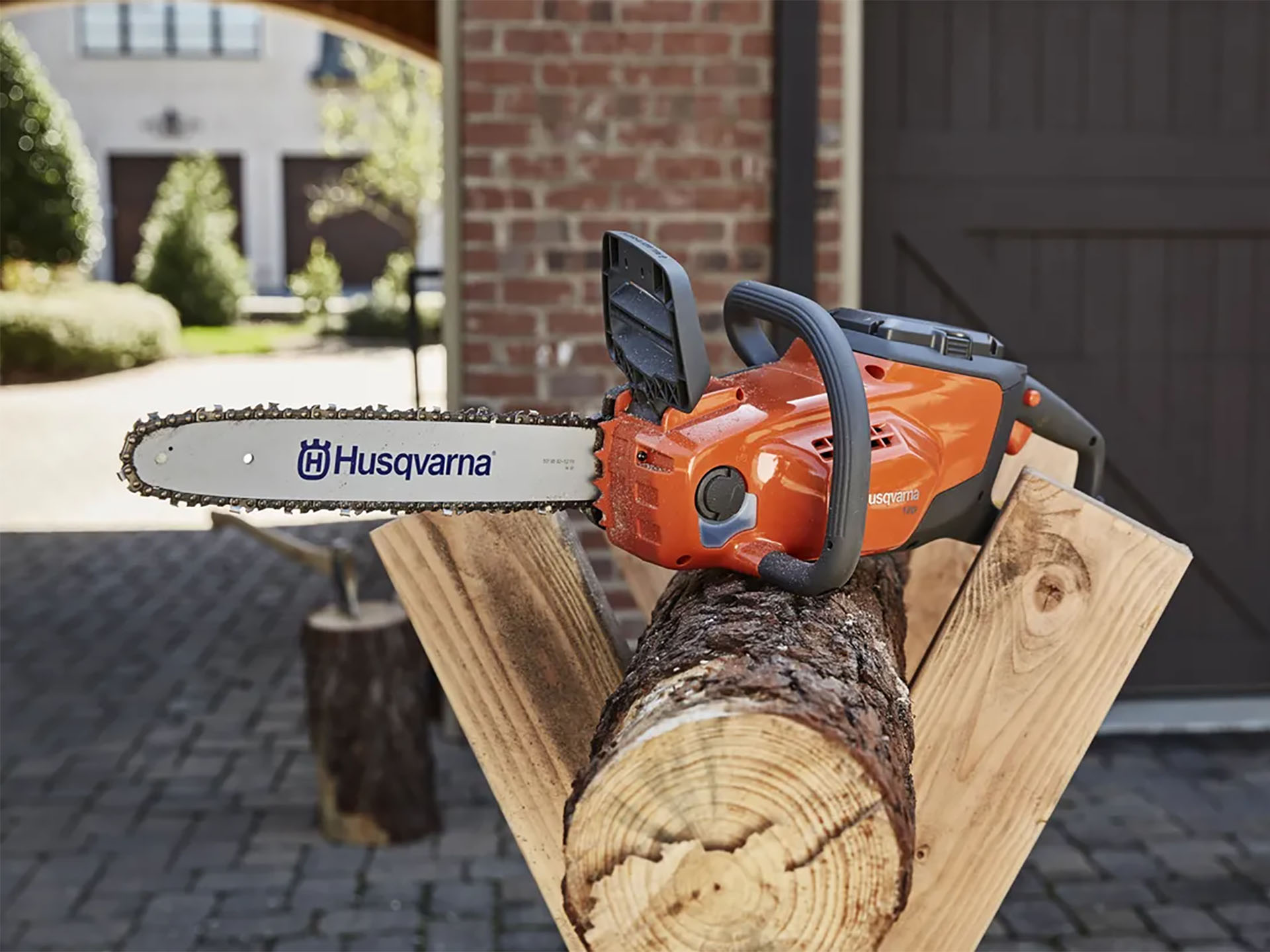Husqvarna Power Equipment 120i (battery and charger included) in Saint Maries, Idaho - Photo 9