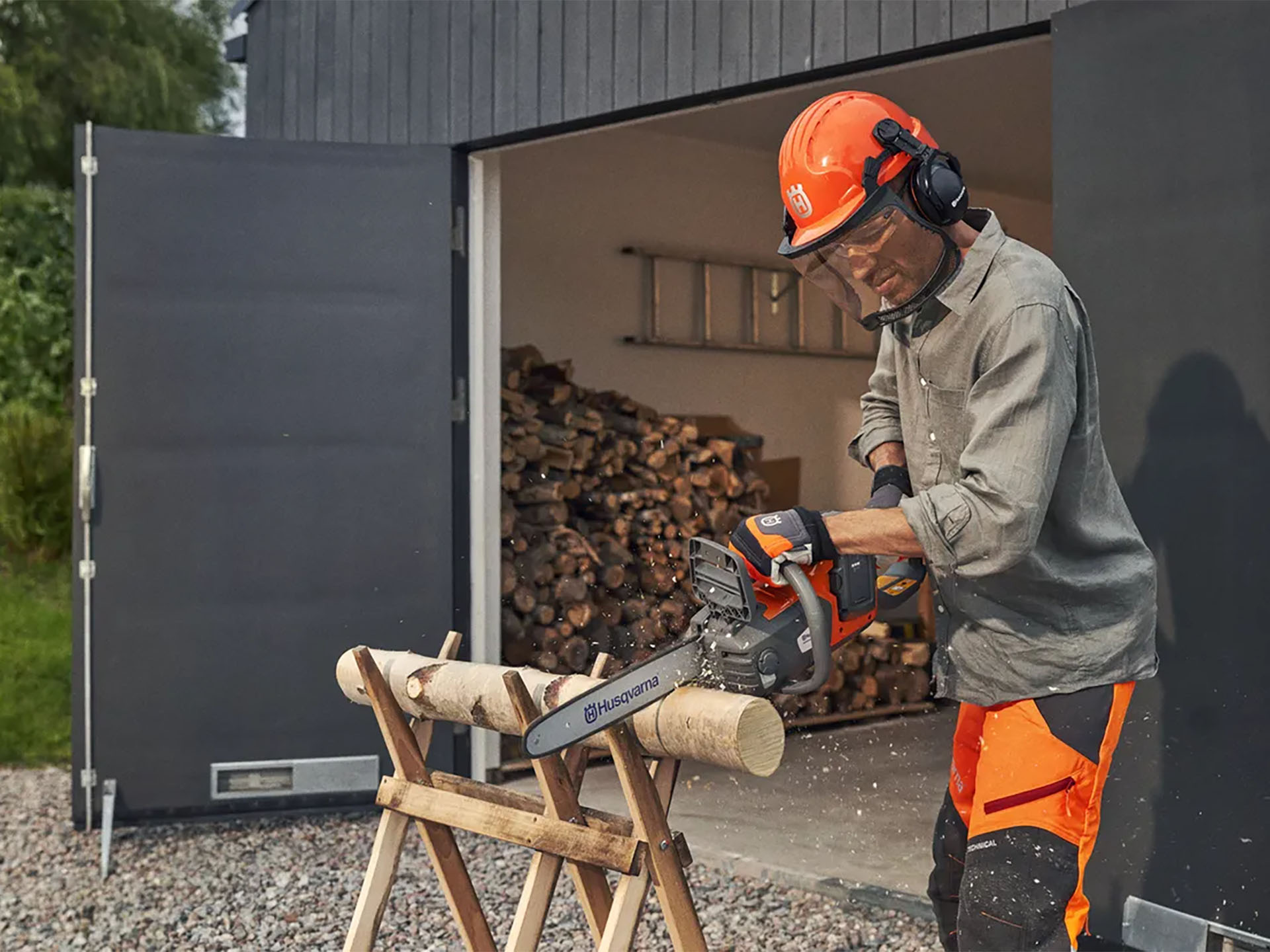 Husqvarna Power Equipment 225i battery and charger included in Saint Maries, Idaho - Photo 4