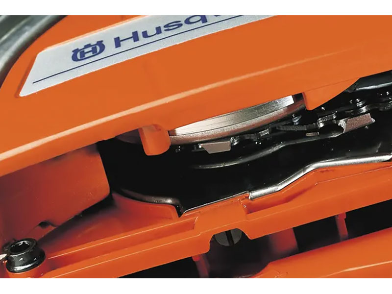 Husqvarna Power Equipment 555 18 in. C83 in Saint Maries, Idaho - Photo 3