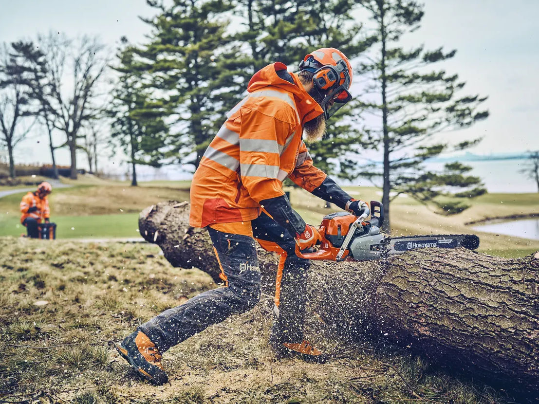 Husqvarna Power Equipment 562 XP Mark II 18 in. C83 in Saint Maries, Idaho - Photo 8