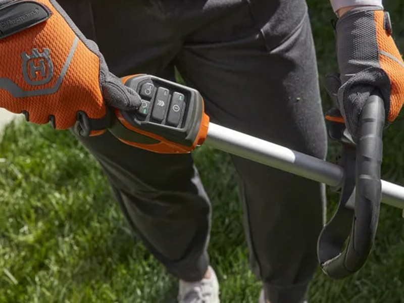 Husqvarna Power Equipment 320iL and 230iB Bundle in Saint Maries, Idaho - Photo 7