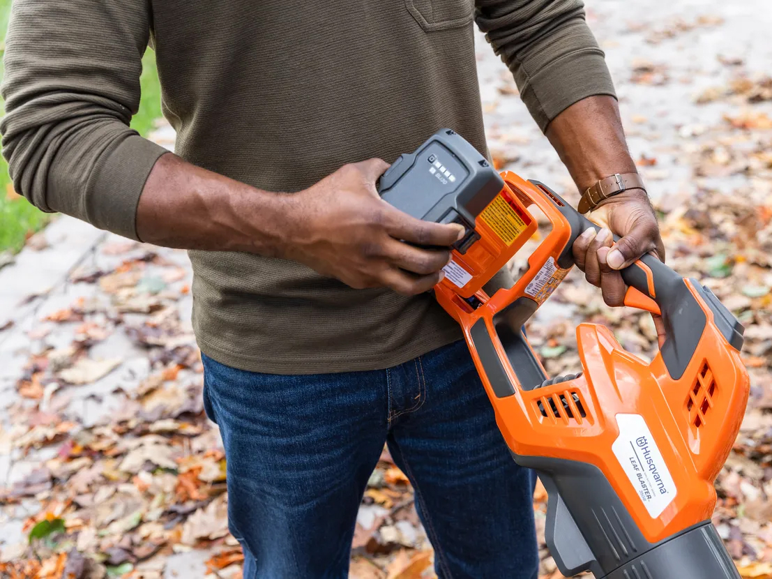 New Husqvarna Power Equipment Leaf Blaster 350iB (tool only