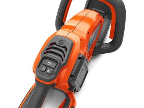 Husqvarna Power Equipment Hedge Master 320iHD60 (battery and charger included) in Saint Maries, Idaho - Photo 8
