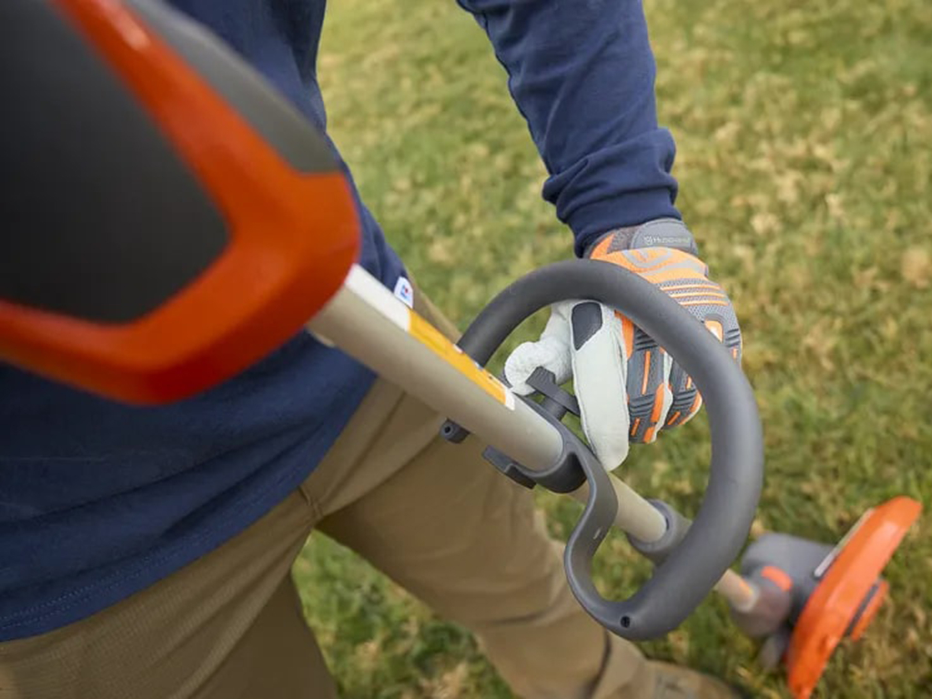 Husqvarna Power Equipment 110iL FLXi with Trimmer Attachment (battery and charger included) in Saint Maries, Idaho - Photo 7