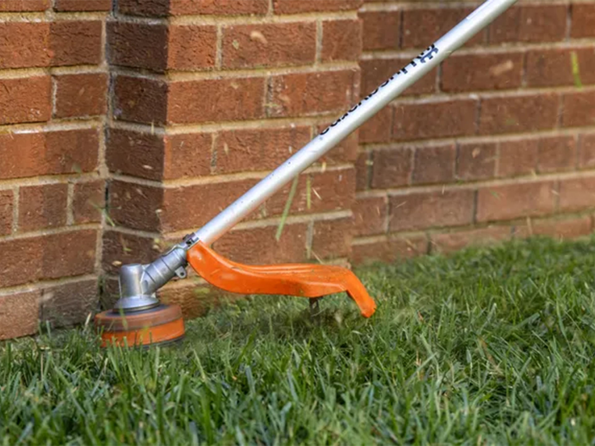 Husqvarna Power Equipment Combi Switch + String Trimmer 330iKL (battery and charger included) in Saint Maries, Idaho - Photo 6
