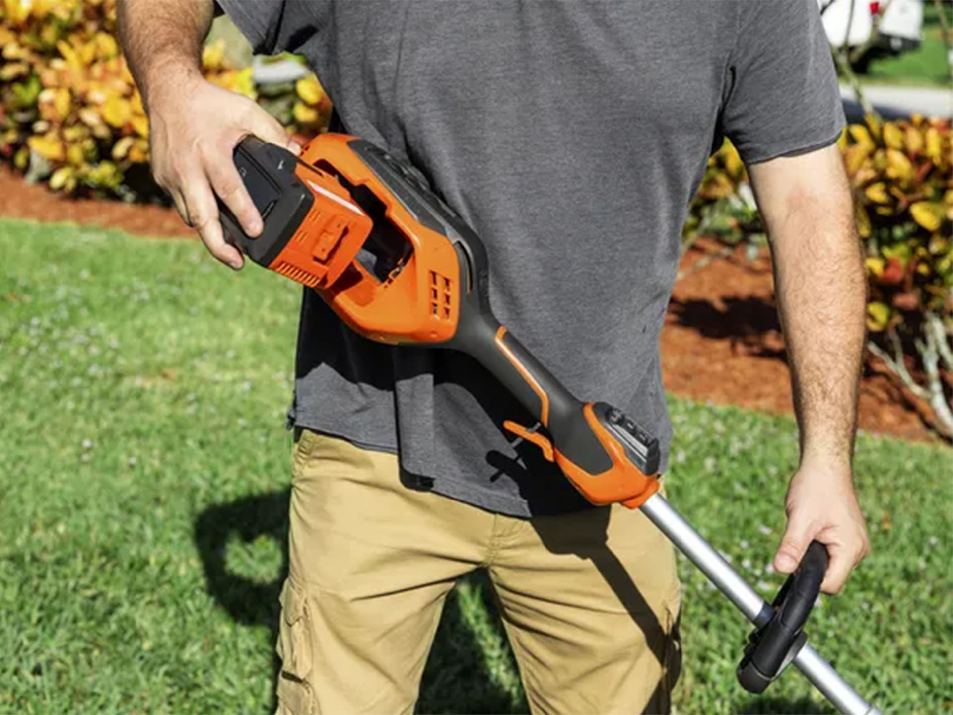 Husqvarna Power Equipment Weed Eater 320iL (battery and charger included) in Saint Maries, Idaho - Photo 7
