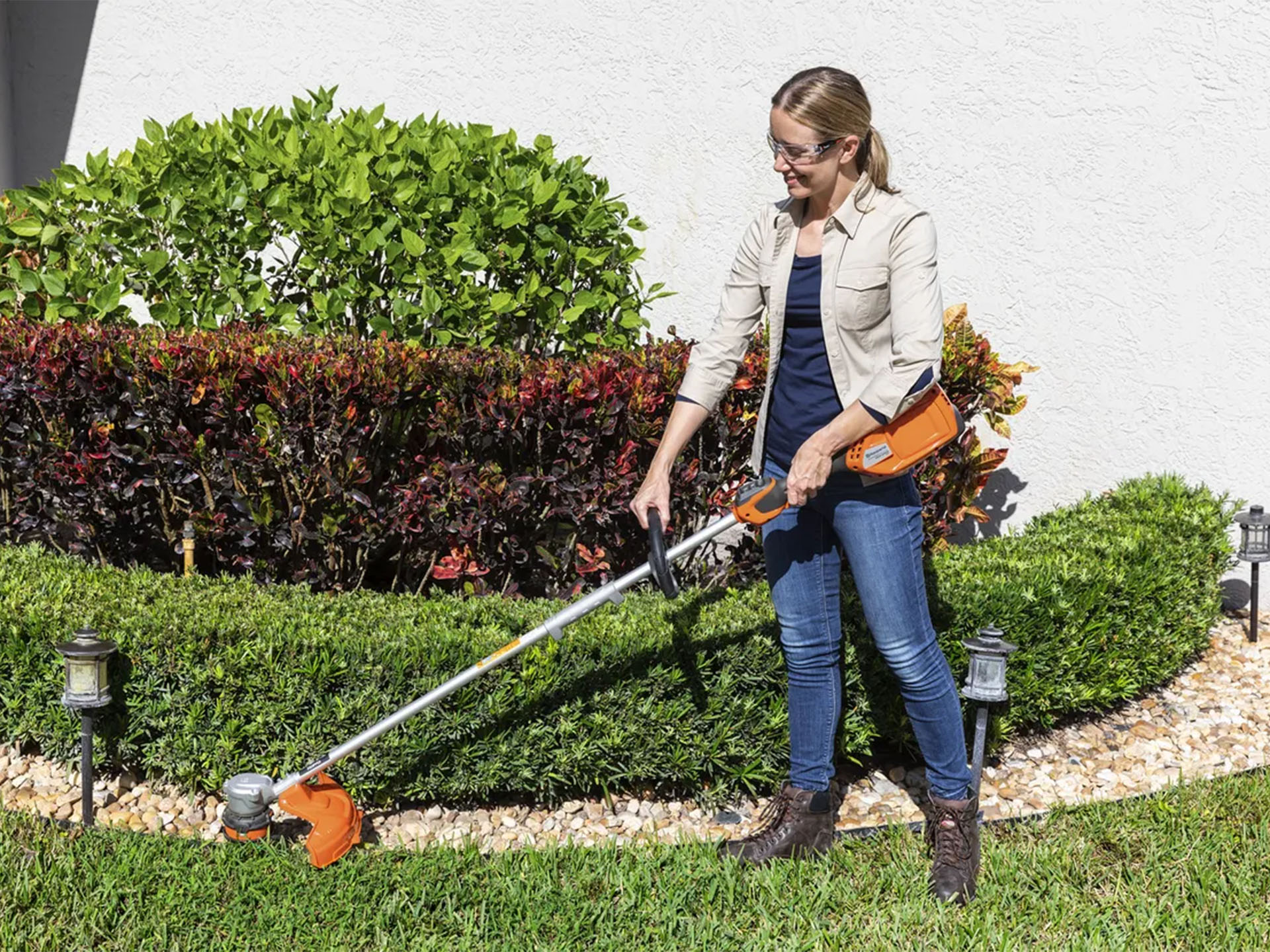 Husqvarna Power Equipment Weed Eater 320iL (battery and charger included) in Saint Maries, Idaho - Photo 8