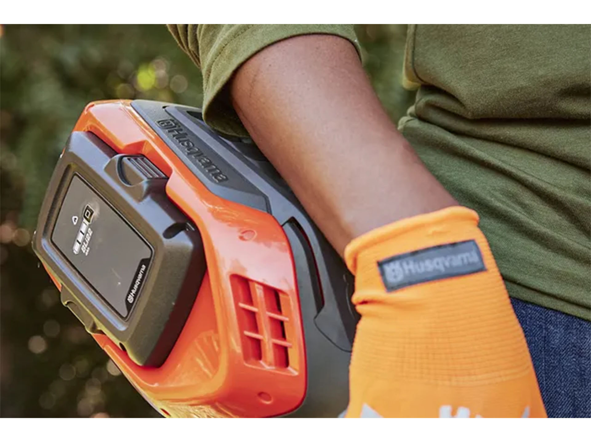 Husqvarna Power Equipment 220iL (battery and charger included) in Saint Maries, Idaho - Photo 7