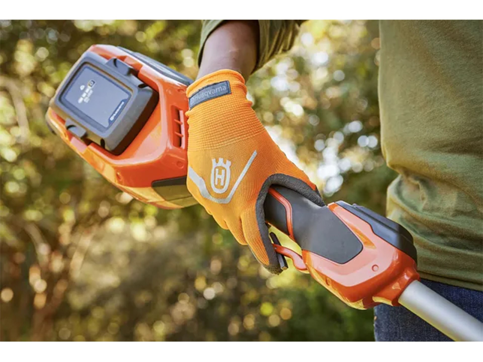 Husqvarna Power Equipment 220iL (battery and charger included) in Saint Maries, Idaho - Photo 8