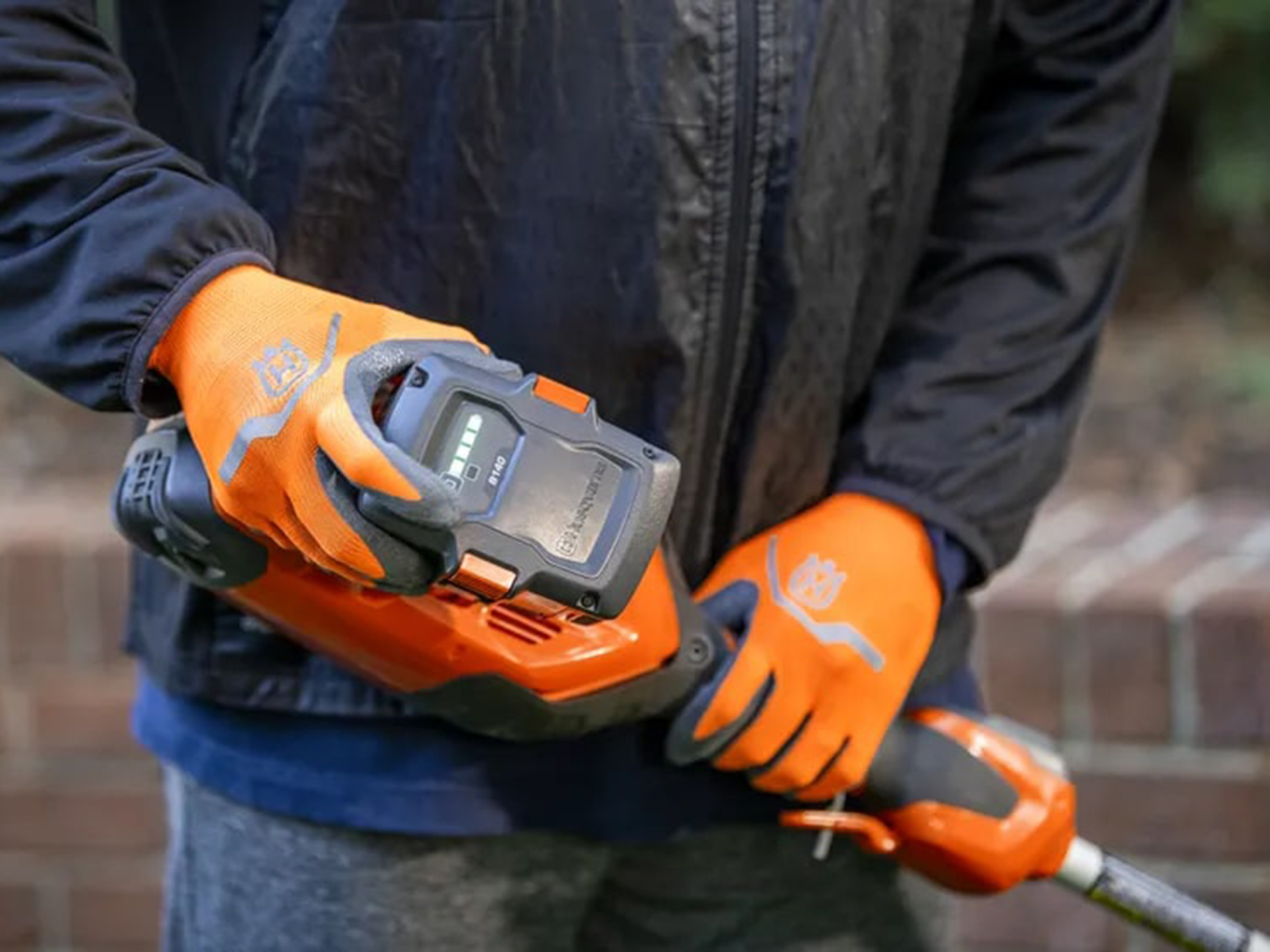 Husqvarna Power Equipment Combi Switch + Pole Saw 330iKP (battery and charger included) in Saint Maries, Idaho - Photo 6