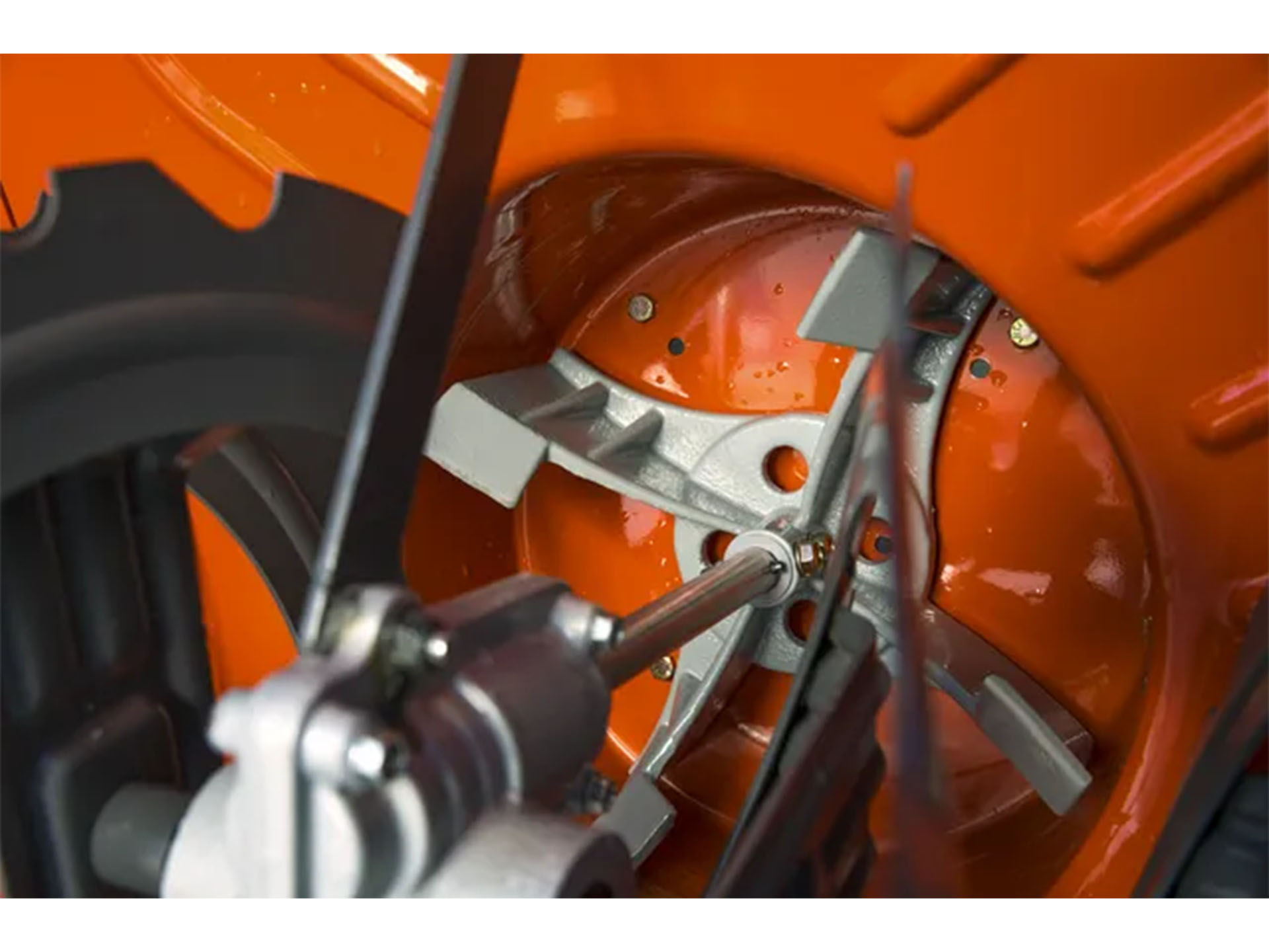 Husqvarna Power Equipment ST 224 in Saint Maries, Idaho - Photo 7