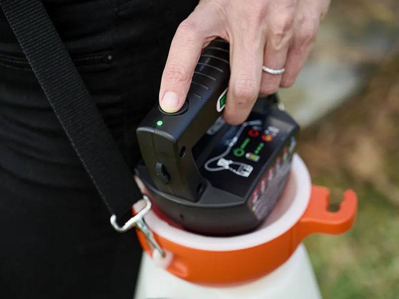 2023 Husqvarna Power Equipment 2 Gallon Battery Handheld Sprayer in Saint Maries, Idaho