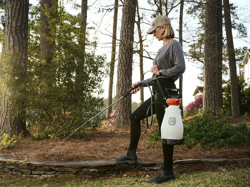 2023 Husqvarna Power Equipment 2 Gallon Battery Handheld Sprayer in Saint Maries, Idaho