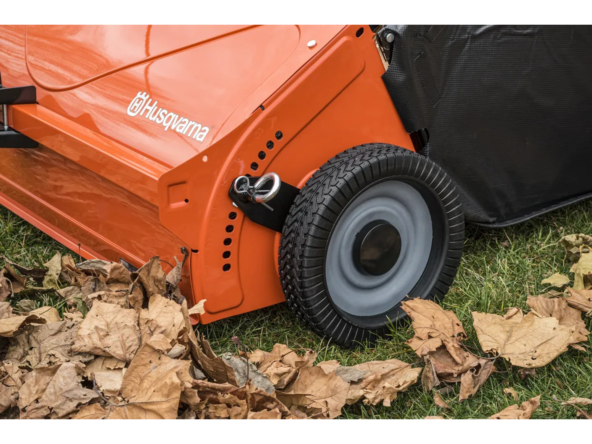 2025 Husqvarna Power Equipment 42 in. Lawn Sweeper in Saint Maries, Idaho - Photo 5
