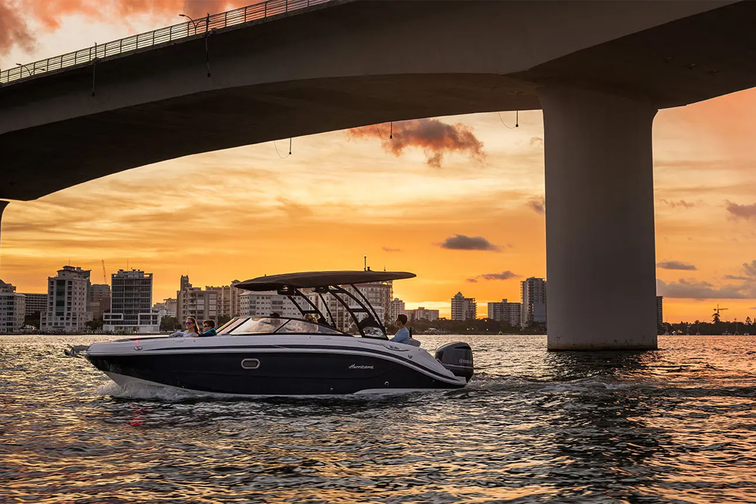 SUBU wind and sea 28〜29.5 New 2025 Hurricane SunDeck 2600 OB | Power Boats Outboard in