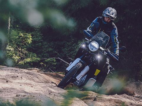 2023 Husqvarna Norden 901 in Eugene, Oregon - Photo 15