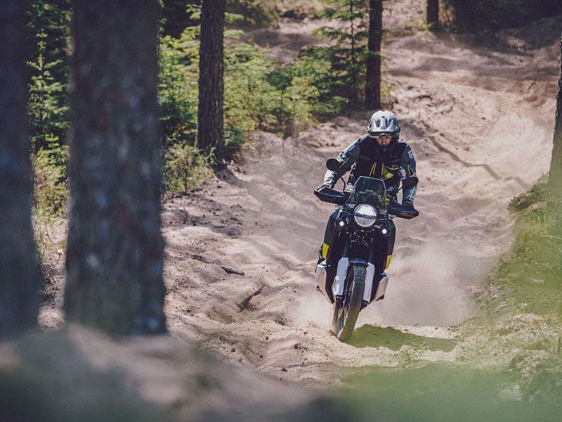 2023 Husqvarna Norden 901 in Eugene, Oregon - Photo 19
