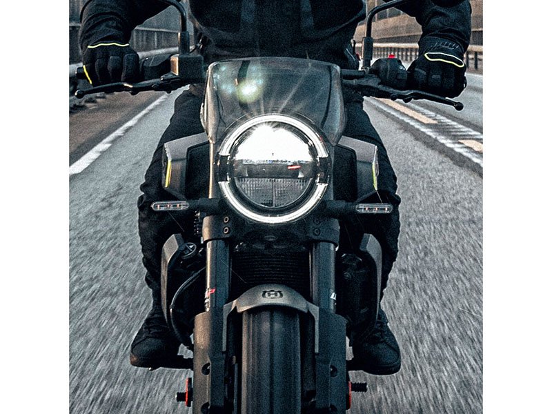 2024 Husqvarna Svartpilen 401 in Marionville, Missouri - Photo 9