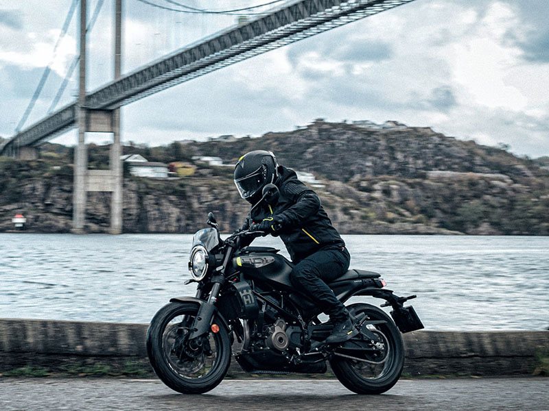 2024 Husqvarna Svartpilen 401 in Marionville, Missouri - Photo 18