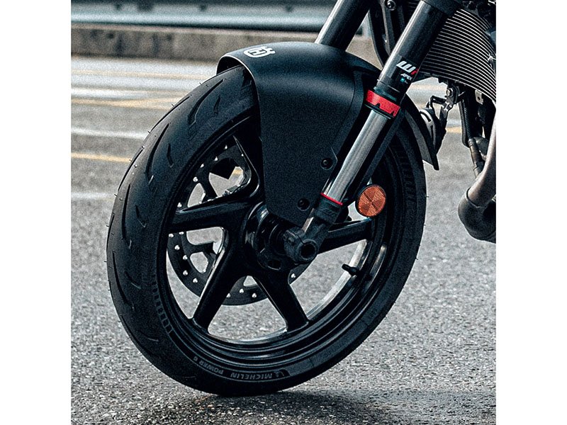 2024 Husqvarna Vitpilen 401 in Chattanooga, Tennessee - Photo 17