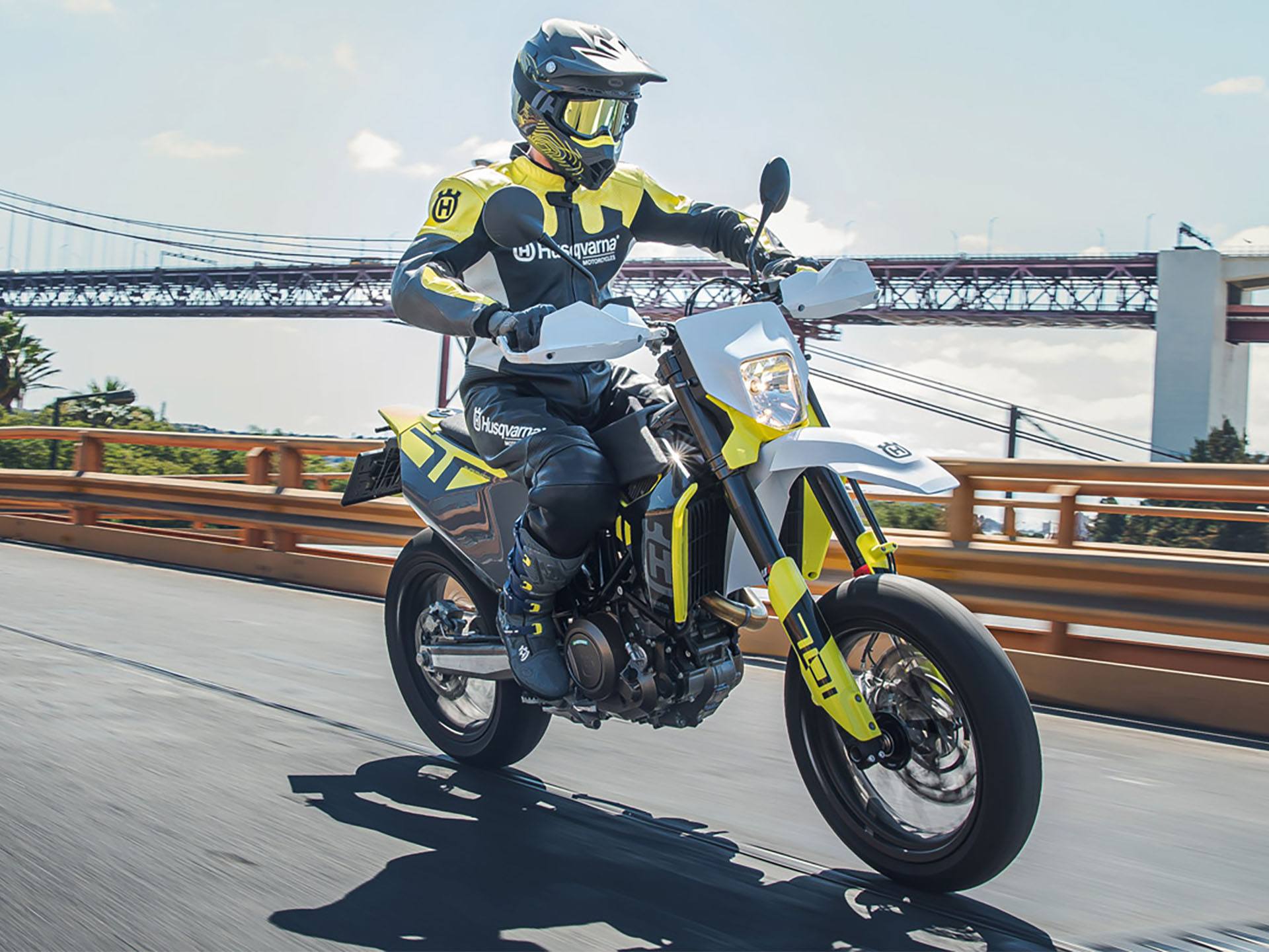 Husqvarna 701 style outlet