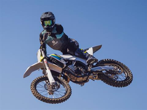 2025 Husqvarna FC 450 in Athens, Ohio - Photo 16