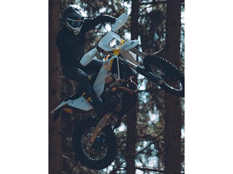 2025 Husqvarna FE 450 in Athens, Ohio - Photo 14