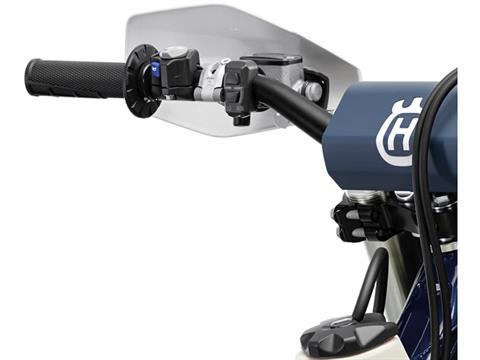2025 Husqvarna TE 250 in Athens, Ohio - Photo 8