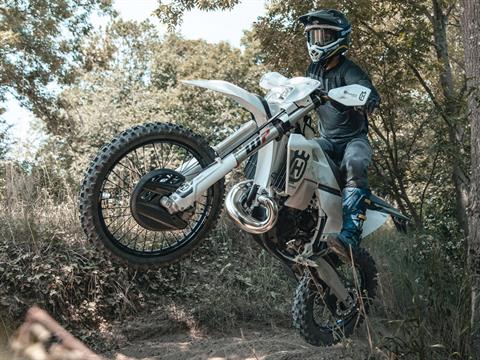 2025 Husqvarna TE 300 Pro in Athens, Ohio - Photo 17