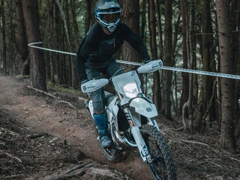 2025 Husqvarna TE 300 Pro in Athens, Ohio - Photo 20