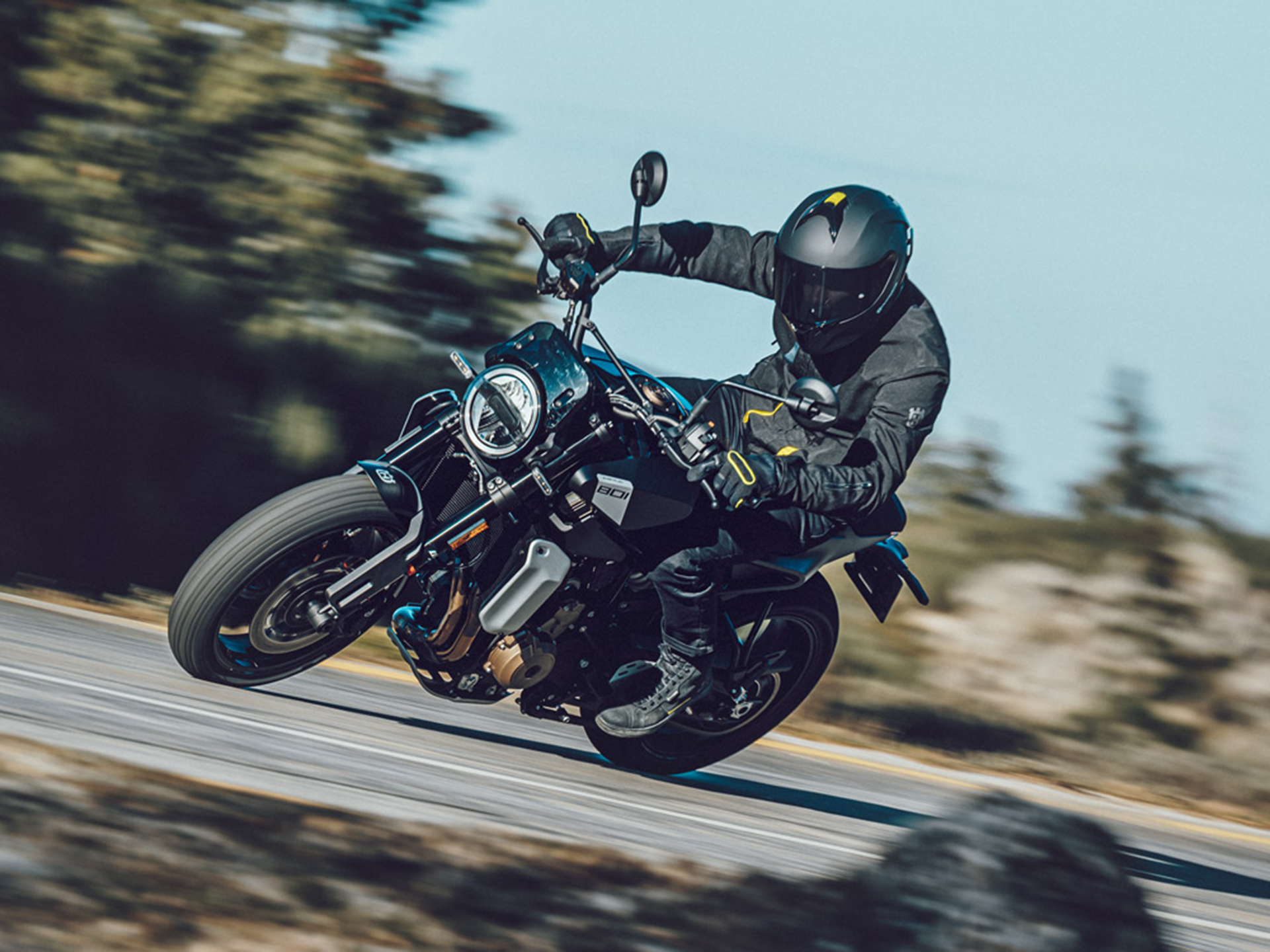 2025 Husqvarna Svartpilen 801 in Marionville, Missouri - Photo 16