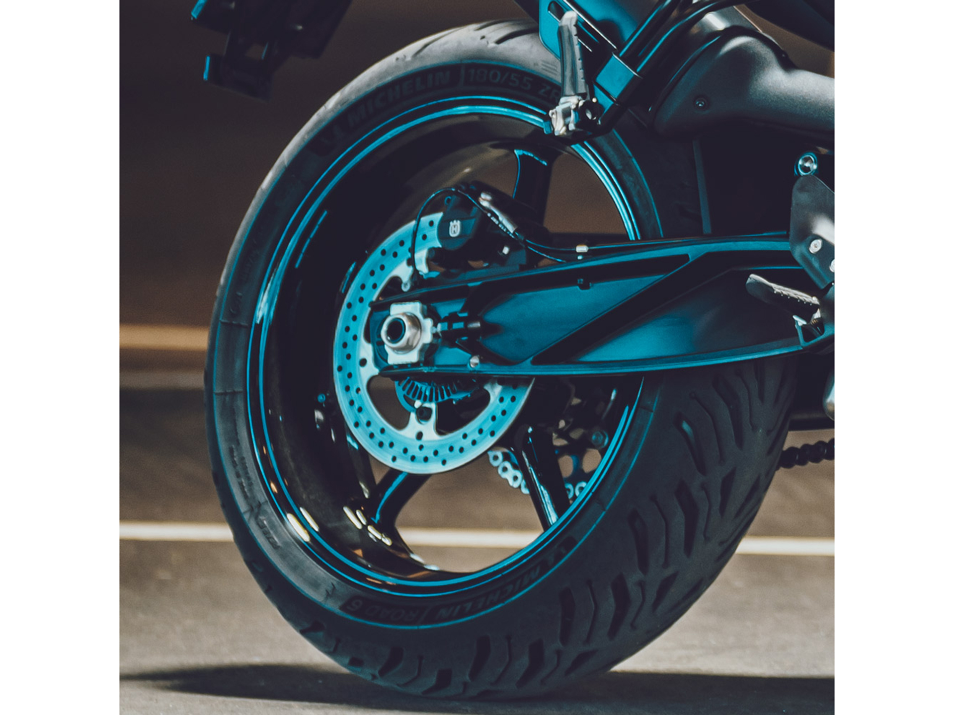 2025 Husqvarna Vitpilen 801 in Marionville, Missouri - Photo 11