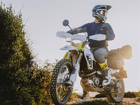 2026 Husqvarna 701 Enduro in Marionville, Missouri - Photo 16