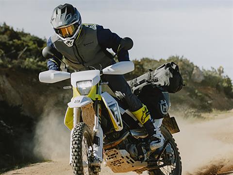 2026 Husqvarna 701 Enduro in Marionville, Missouri - Photo 17