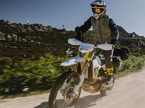 2026 Husqvarna 701 Enduro in Marionville, Missouri - Photo 18