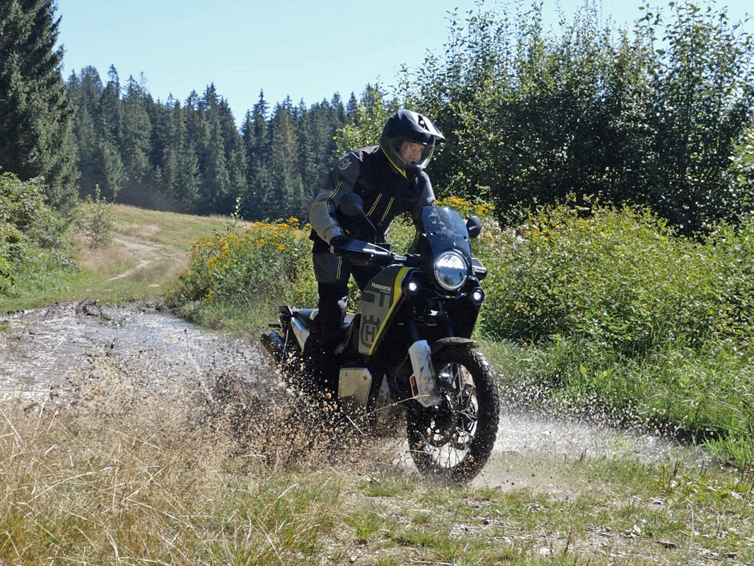 2026 Husqvarna Norden 901 in Auburn, Massachusetts - Photo 19