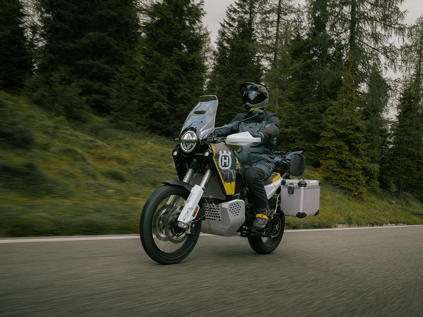 2026 Husqvarna Norden 901 Expedition in Auburn, Massachusetts - Photo 7