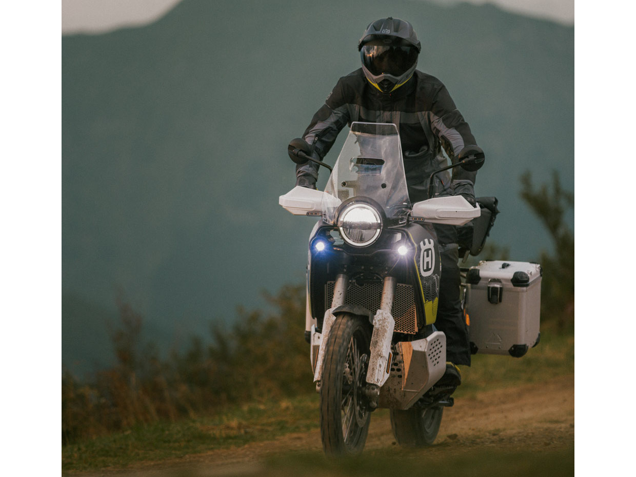 2026 Husqvarna Norden 901 Expedition in Auburn, Massachusetts - Photo 9