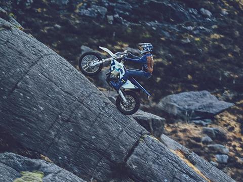 2026 Husqvarna FE 450 in Marionville, Missouri - Photo 13