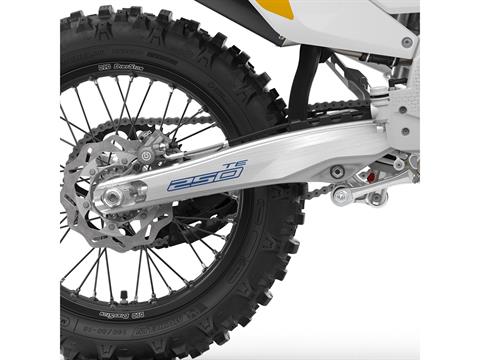 2025 Husqvarna TE 300 Heritage in Athens, Ohio - Photo 7