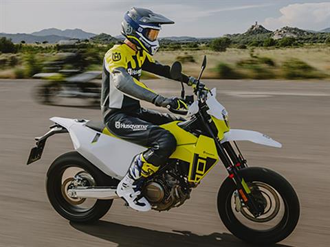2026 Husqvarna 701 Supermoto in Marionville, Missouri - Photo 15