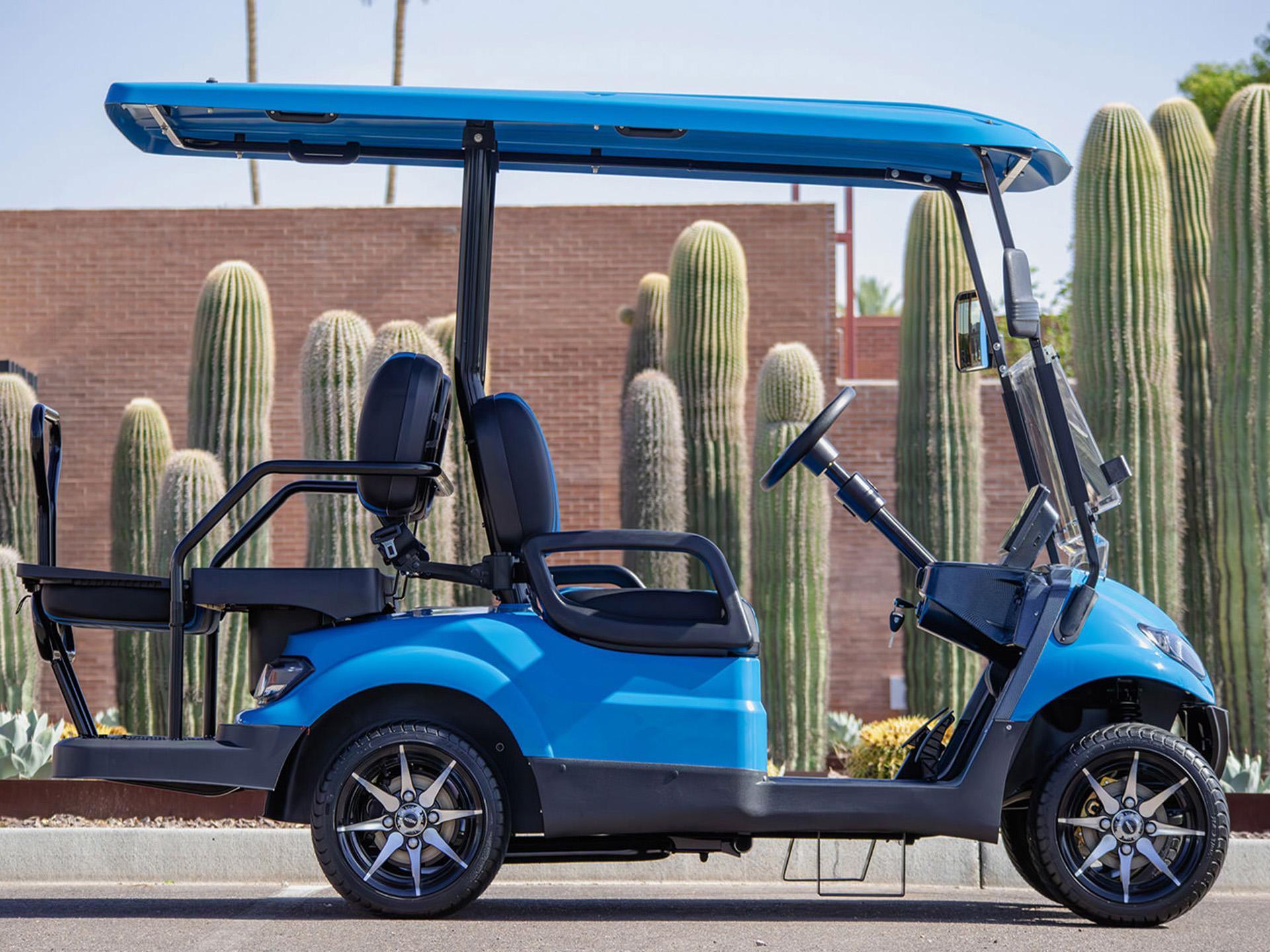 2024 ICON Electric Vehicles ICON i40 in Rancho Murieta, California - Photo 18