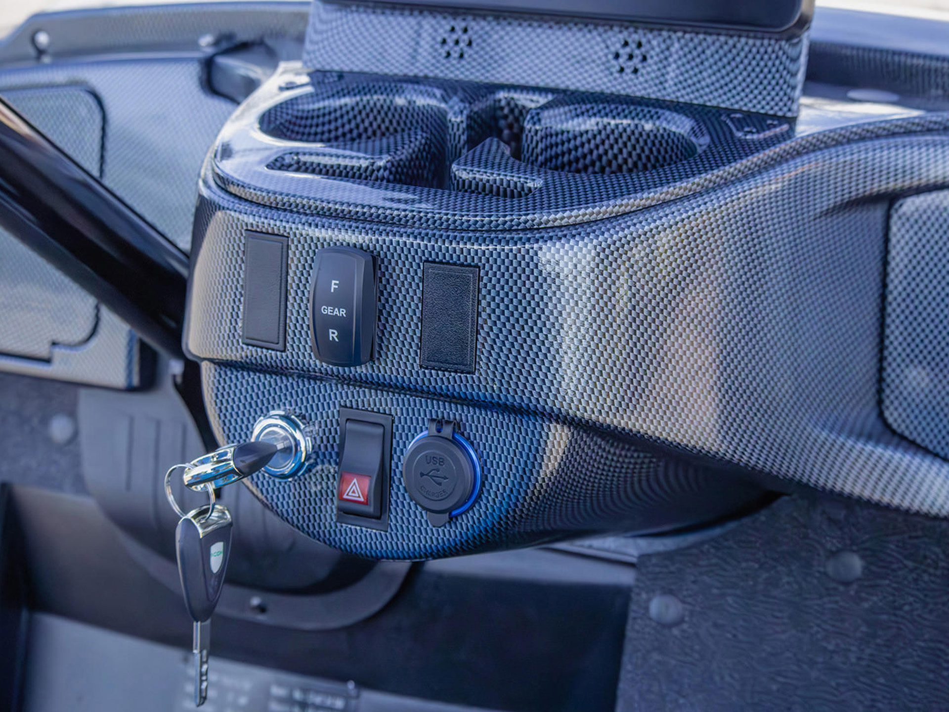 2024 ICON Electric Vehicles ICON i40 in Rancho Murieta, California - Photo 5