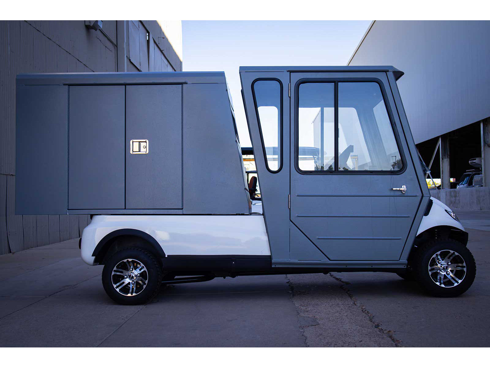 2024 ICON Electric Vehicles C20V in Rancho Murieta, California - Photo 12