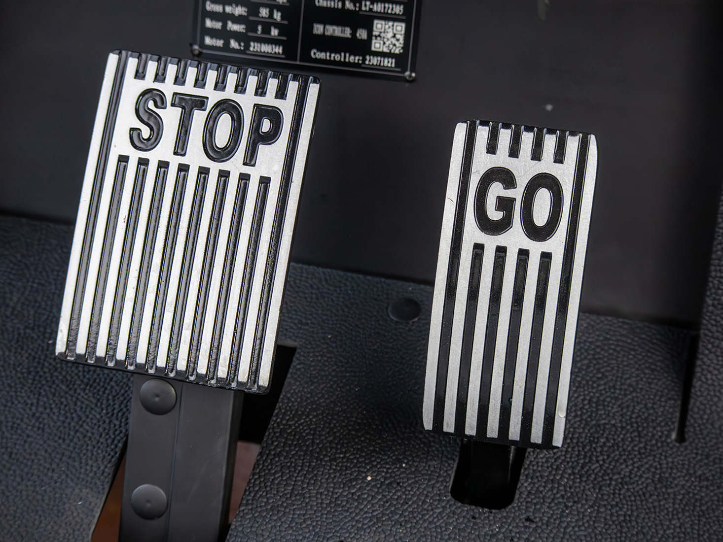 2025 ICON Electric Vehicles i40L in Rancho Murieta, California - Photo 15